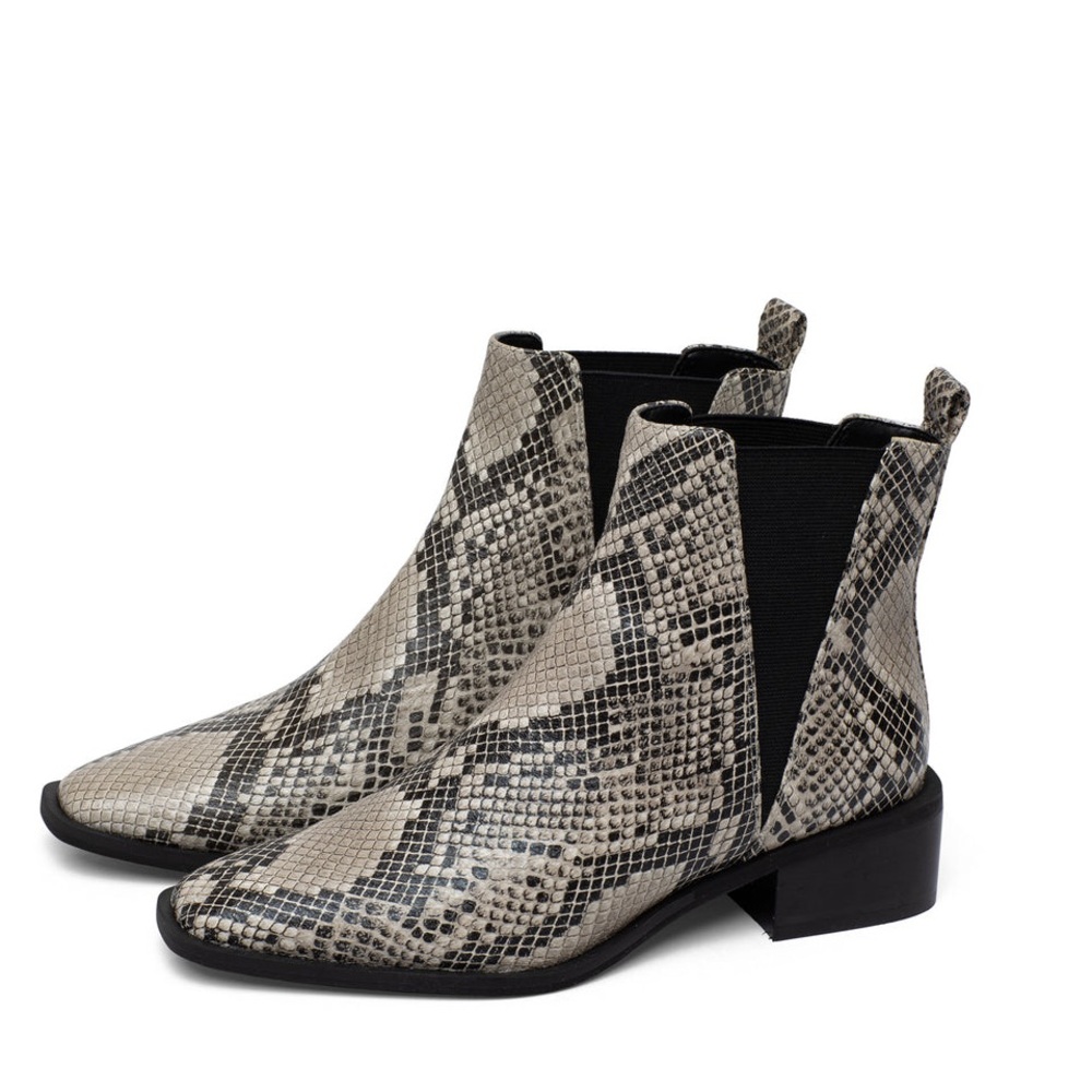 🆕 Paolo VERA | Chelsea Booties Size 8.5